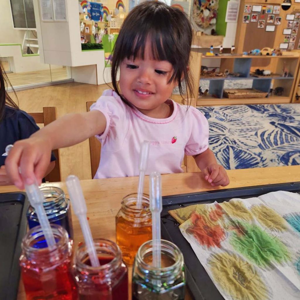 Kids Club Clarence Street | Exploring Colours | Premium Childcare